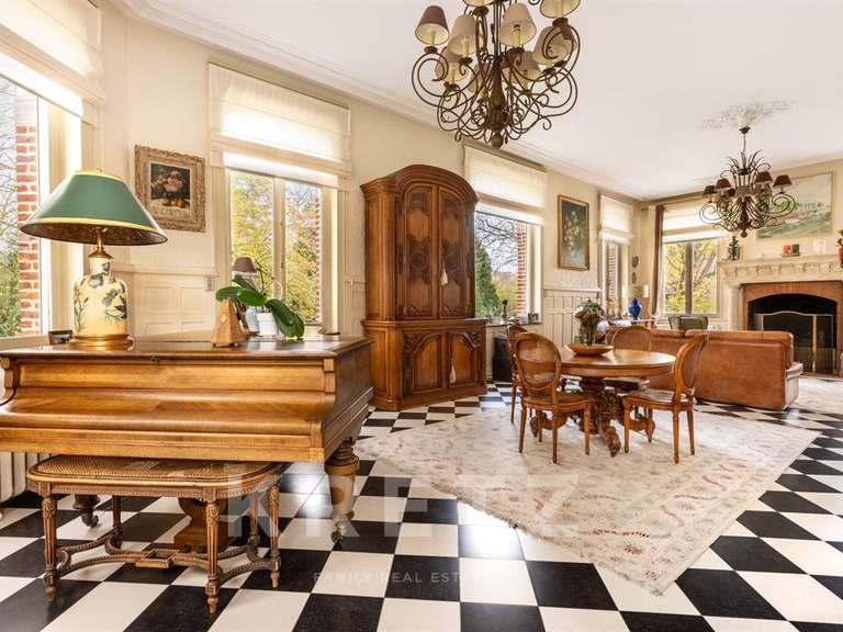 Propriété Phalempin - 8 chambres - 437m²