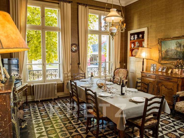 Propriété Montrichard - 14 chambres - 547m²