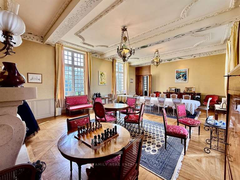 Propriété Bernières-sur-Mer - 10 chambres - 560m²