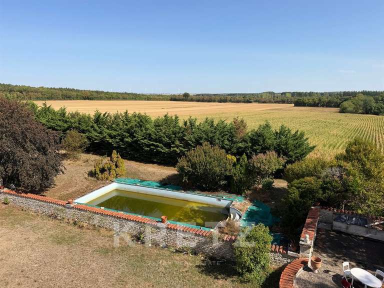 Propriété Fontenille-Saint-Martin-d'Entraigues - 350m²