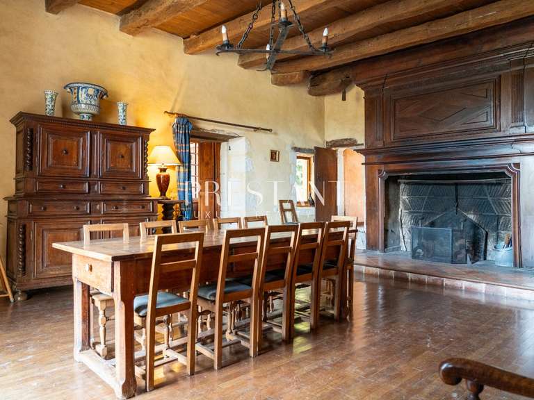 Propriété Villamblard - 8 chambres - 497m²