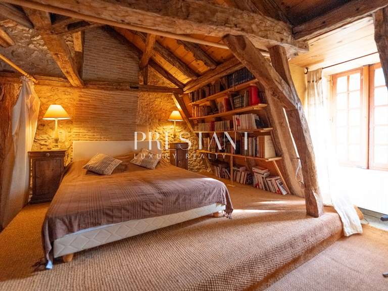 Propriété Villamblard - 8 chambres - 497m²