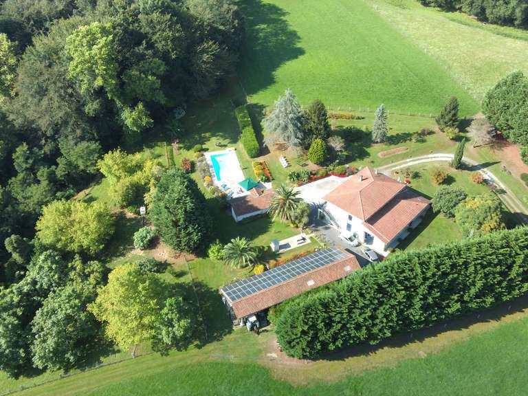Propriété Saint-Martin-de-Seignanx - 4 chambres - 223m²