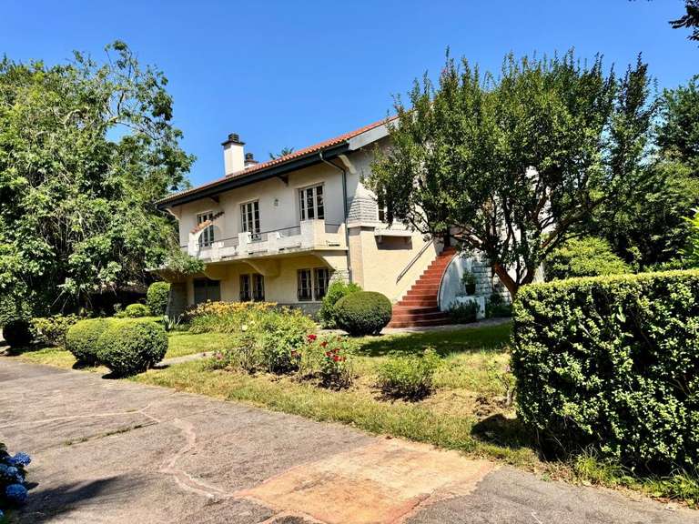Propriété Pau - 5 chambres - 220m²