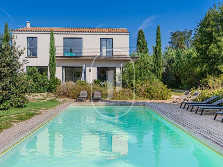 Propriété Paradou - 6 chambres - 251m²