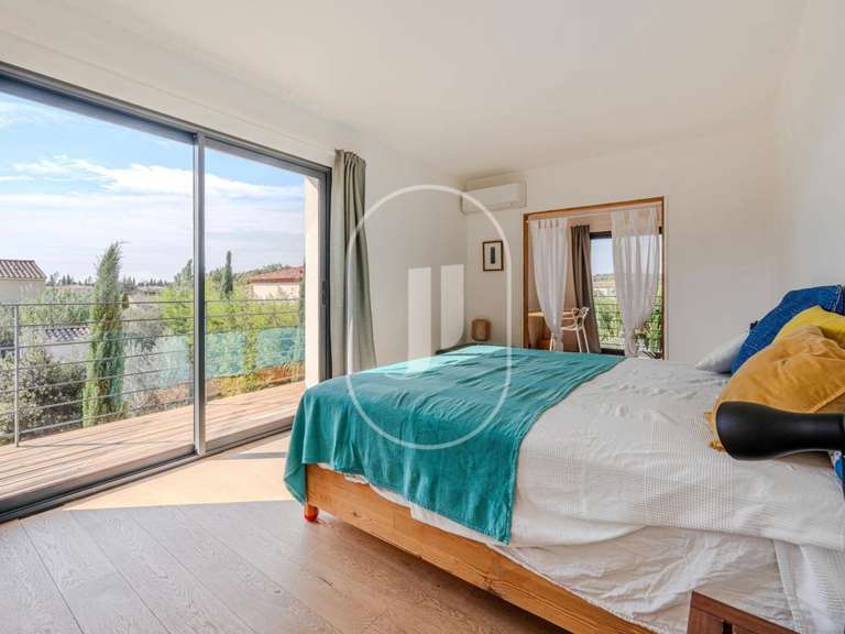 Propriété Paradou - 6 chambres - 251m²