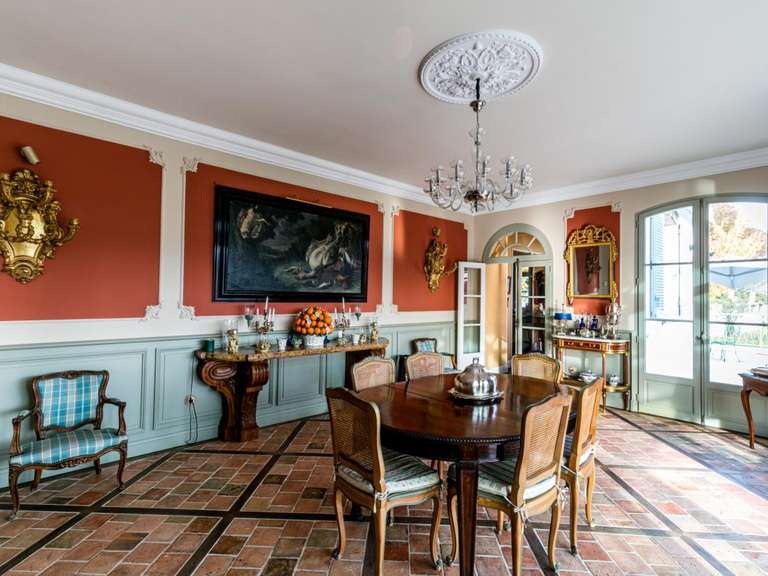 Propriété Laroin - 4 chambres - 400m²