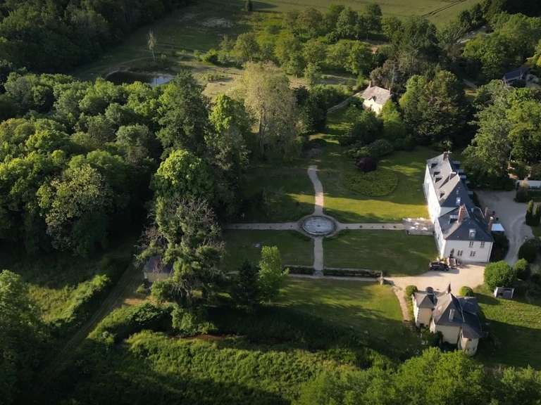 Propriété Ivoy-le-Pré - 8 chambres - 750m²