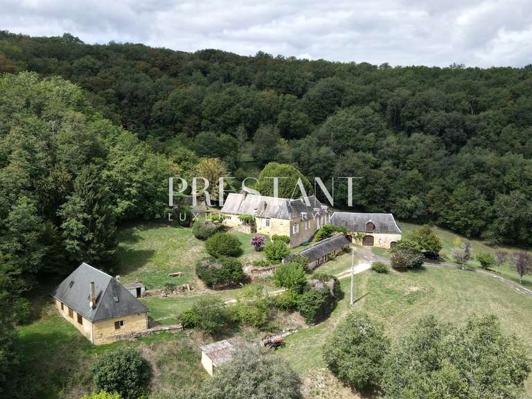 Propriété Sarlat-la-Canéda - 4 chambres - 180m²