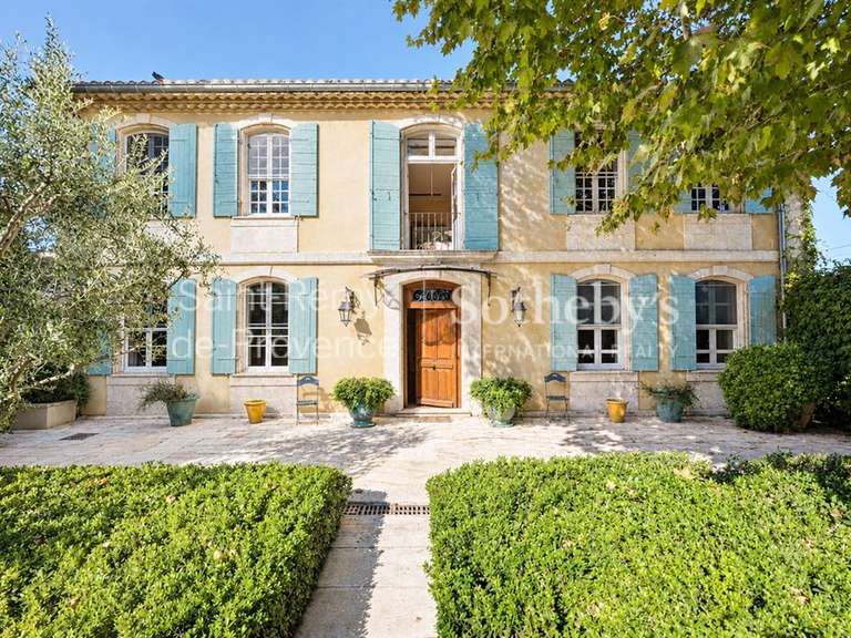 Propriété Saint-Rémy-de-Provence - 5 chambres - 300m²