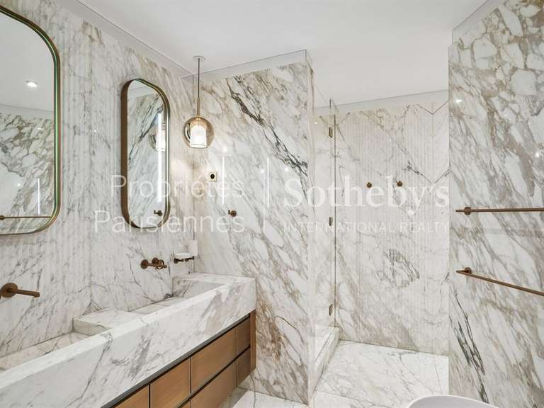 Appartement Paris 16e - 6 chambres - 311m²
