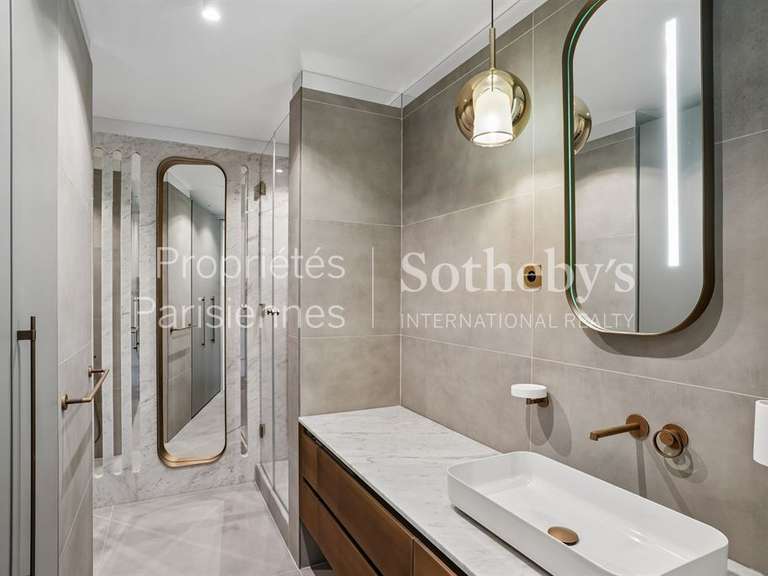 Appartement Paris 16e - 6 chambres - 311m²