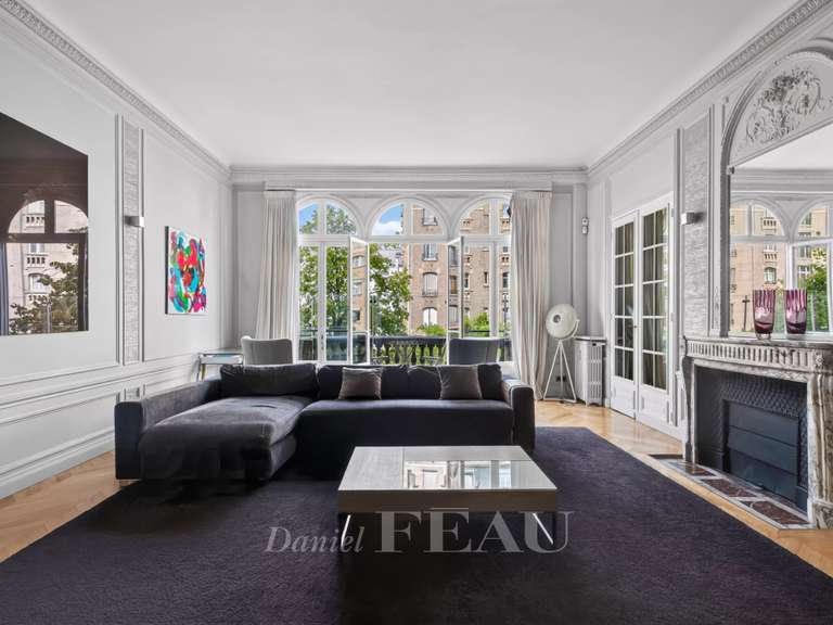 Appartement Paris 16e - 4 chambres - 242m²