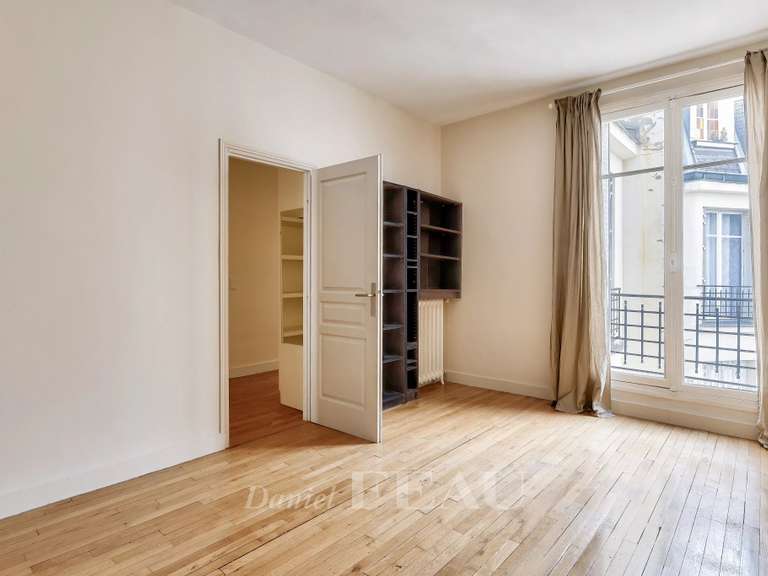 Appartement Paris 16e - 3 chambres - 144m²