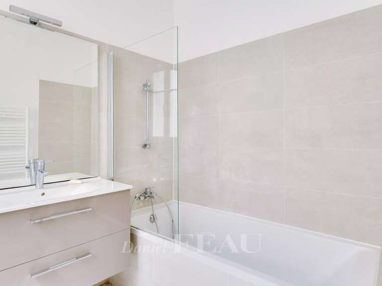 Appartement Paris 16e - 3 chambres - 144m²
