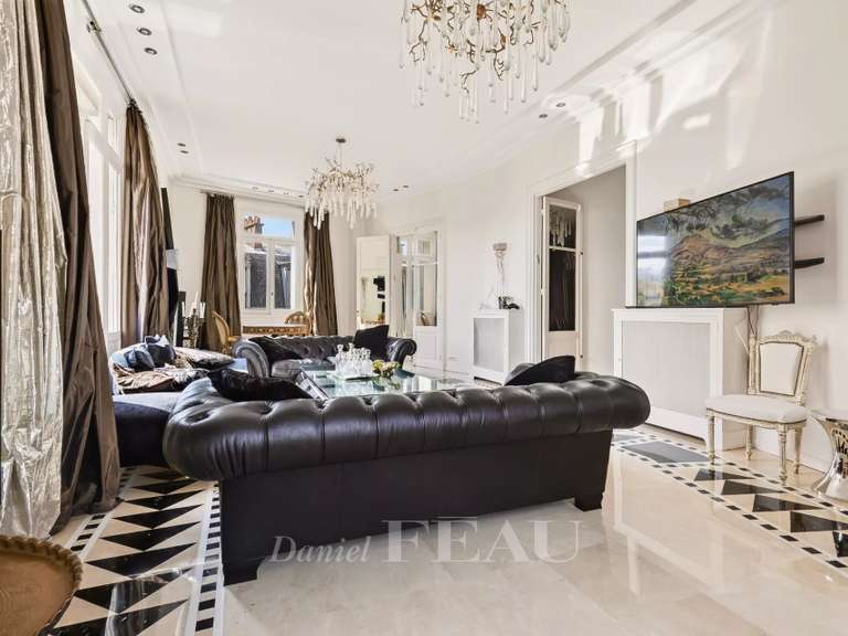 Appartement Paris 16e - 3 chambres - 238m²