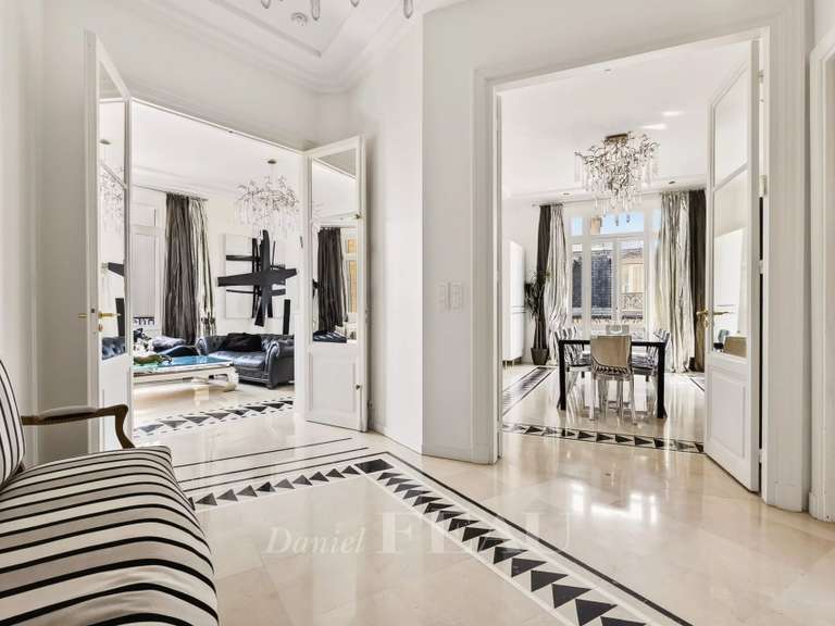 Appartement Paris 16e - 3 chambres - 238m²