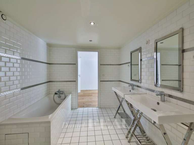 Apartment Saint-Cloud - 4 bedrooms - 217m²