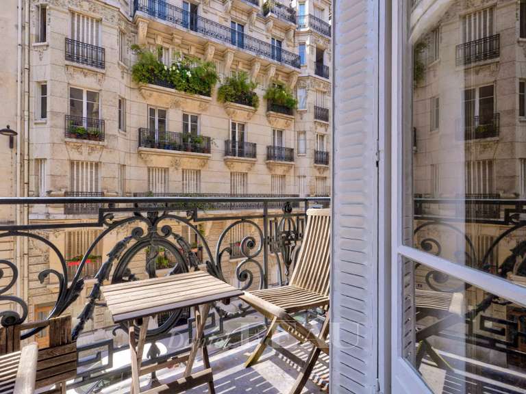 Appartement Paris 7e - 3 chambres - 117m²