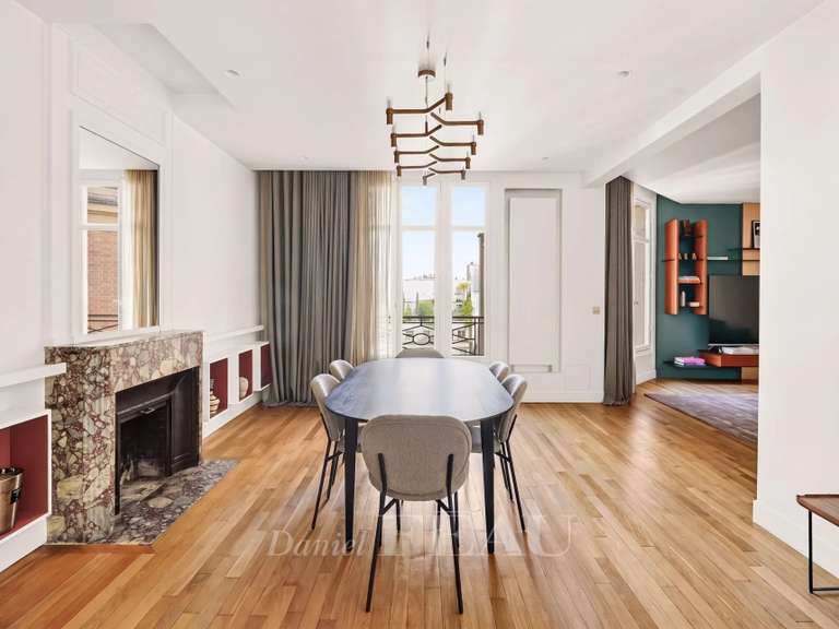 Appartement Paris 7e - 2 chambres - 119m²