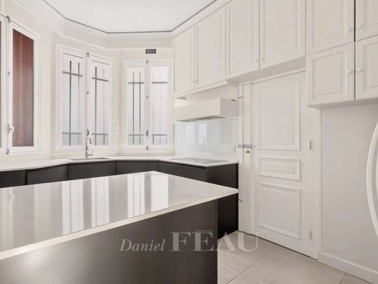 Appartement Paris 7e - 3 chambres - 172m²