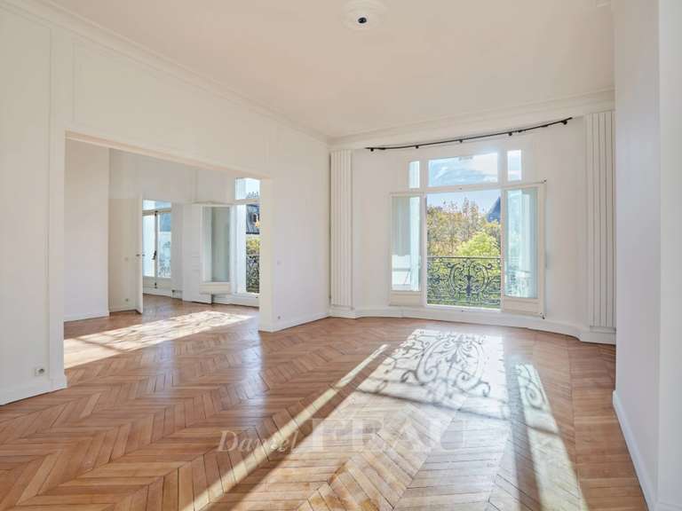 Appartement Paris 16e - 5 chambres - 361m²