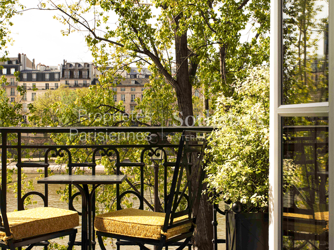 Appartement Paris 4e - 3 chambres - 209m²