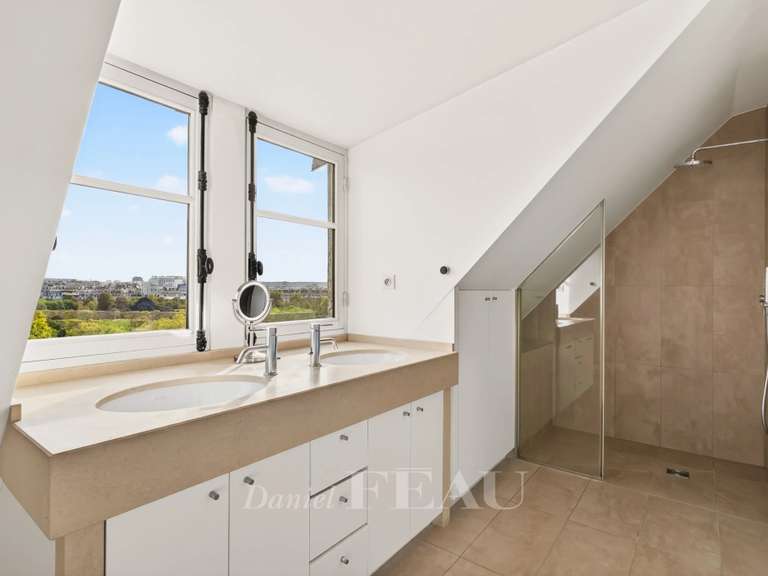 Appartement Paris 7e - 2 chambres - 129m²