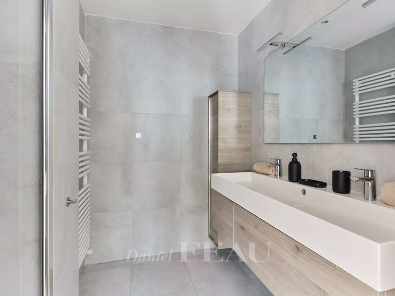 Appartement Paris 8e - 3 chambres - 126m²