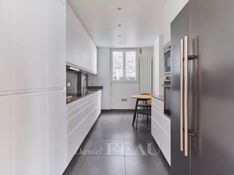 Appartement Paris 8e - 3 chambres - 126m²