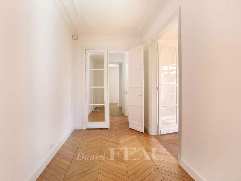 Appartement Paris 8e - 4 chambres - 176m²