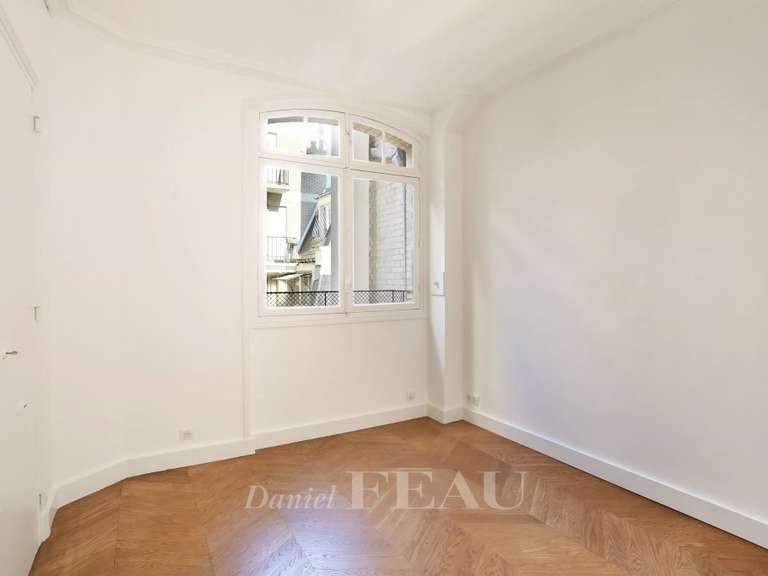 Appartement Paris 8e - 4 chambres - 176m²
