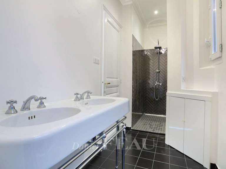 Appartement Paris 8e - 4 chambres - 176m²