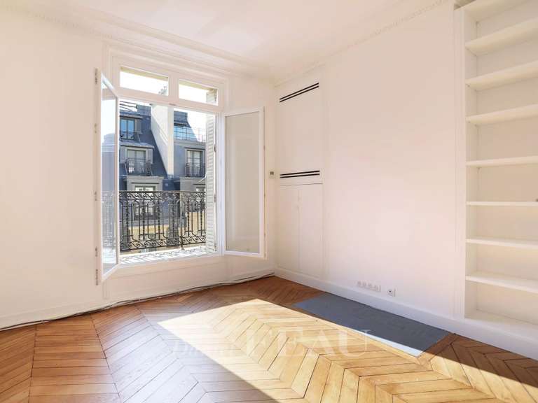 Appartement Paris 8e - 4 chambres - 176m²