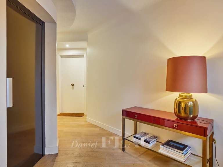 Appartement Paris 16e - 2 chambres - 120m²