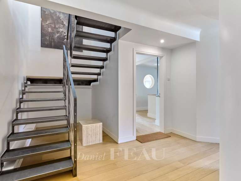 Appartement Paris 16e - 2 chambres - 120m²