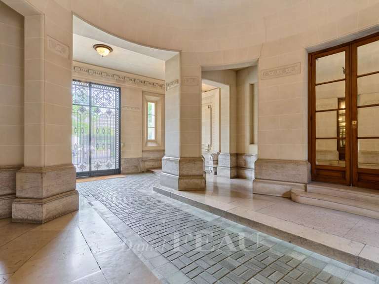 Appartement Paris 16e - 2 chambres - 120m²