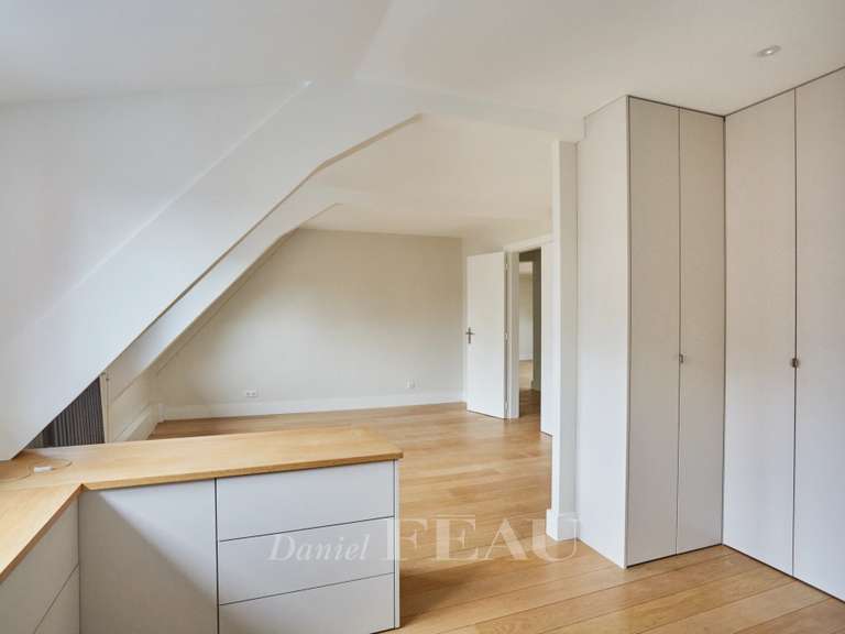 Appartement Paris 16e - 2 chambres - 120m²