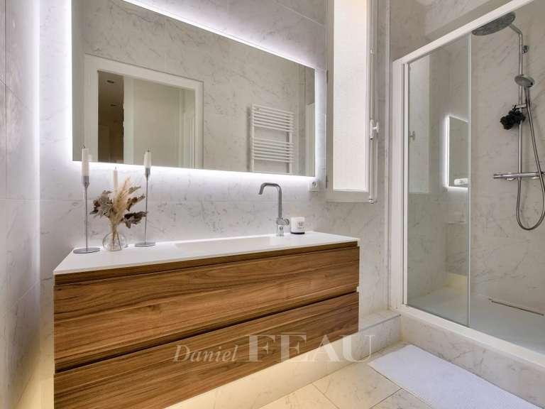 Appartement Paris 8e - 4 chambres - 240m²