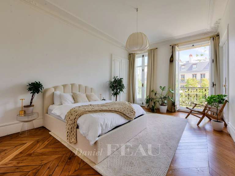 Appartement Paris 8e - 4 chambres - 240m²