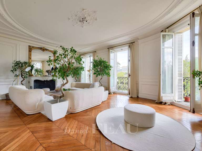 Appartement Paris 8e - 4 chambres - 240m²