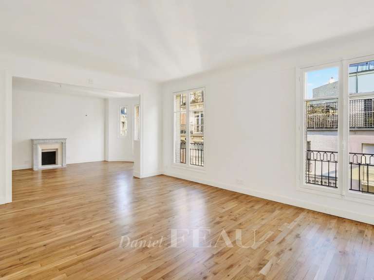 Appartement Paris 16e - 3 chambres - 111m²