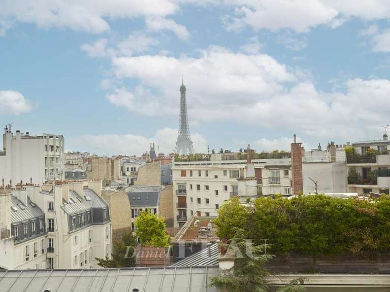 Appartement Paris 16e - 4 chambres - 159m²