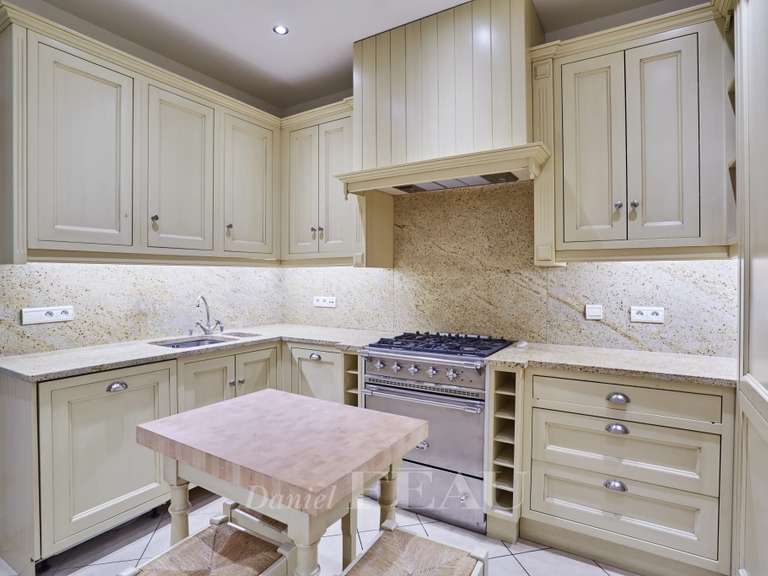Appartement Paris 7e - 2 chambres - 111m²