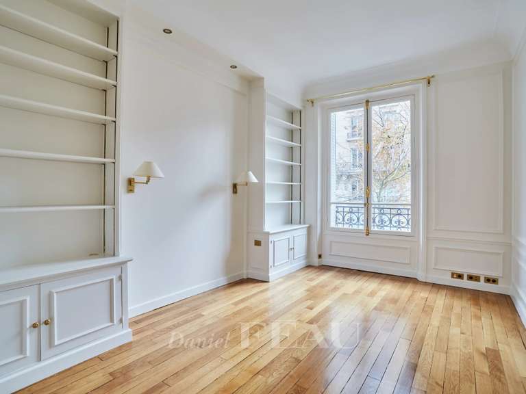 Appartement Paris 7e - 2 chambres - 111m²