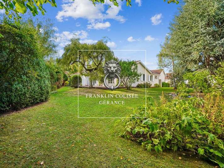 House La breteche - 4 bedrooms - 179m²