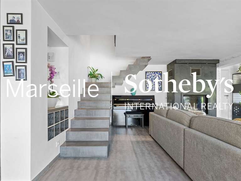 House Aubagne - 4 bedrooms - 188m²