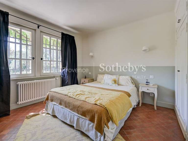 Maison Aix-en-Provence - 5 chambres - 223m²
