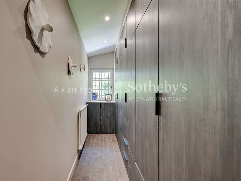 Maison Aix-en-Provence - 5 chambres - 223m²