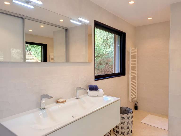 Maison Porto-Vecchio - 5 chambres - 340m²